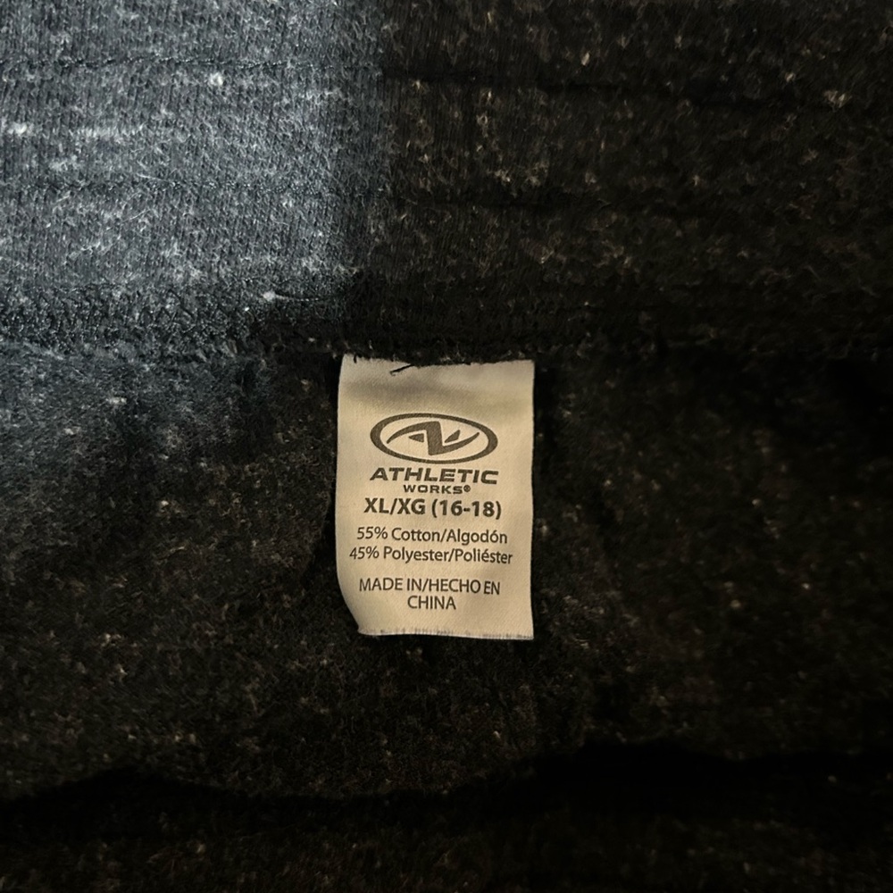 Athletic Works Charcoal Gray Shorts, size XL, smoke free home - Picture 3 of 3